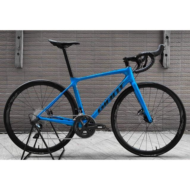 Giant tcr advanced 1 disc hot sale 2020 weight