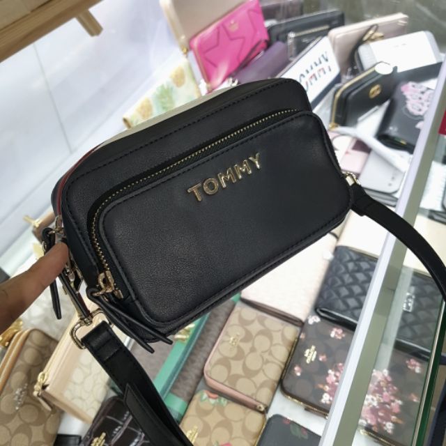 Fake tommy hot sale hilfiger bag