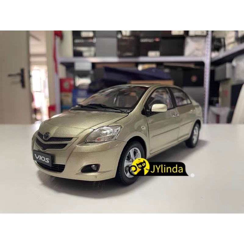 Tomica cheap toyota vios