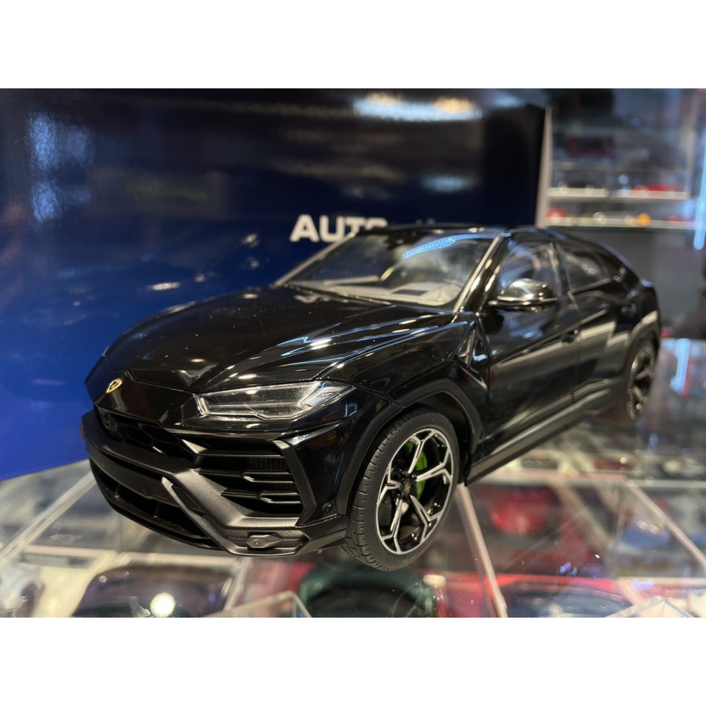 Modèle Réduit 1:18 Lamborghini Urus 2018 Noir - AUTOart Composite - Édition Collector