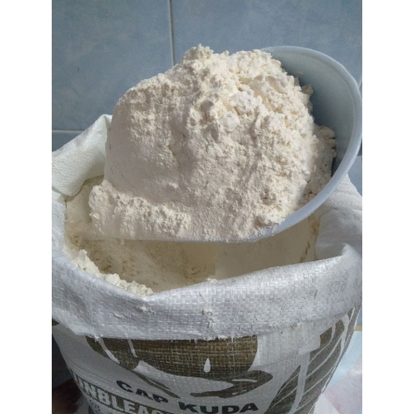 MURAH !! HIGH PROTEIN FLOUR/BREAD FLOUR 1KG ( Tepung Gandum High