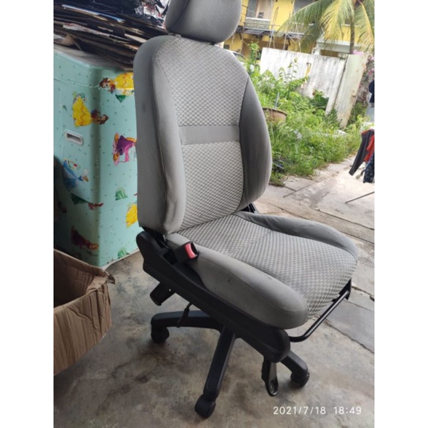 Making a gaming chair best sale from a car seat