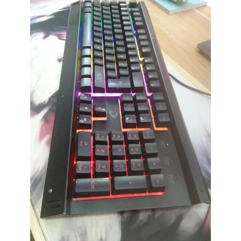 Old Keyboard Dareu LK145 Led RGB USB Port For Gamers, Offices - Old ...