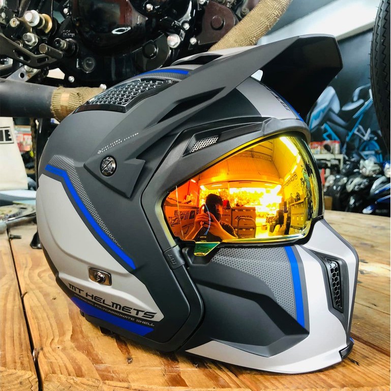 Full face touring store helmet