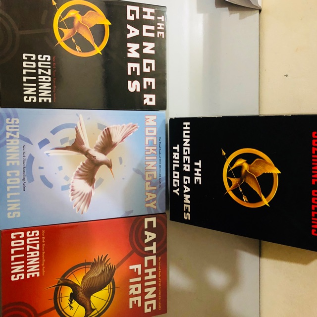 The hunger games trilogy ( Suzanne Collins ) | Shopee Malaysia