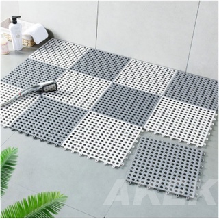 Plastic toilet clearance mat