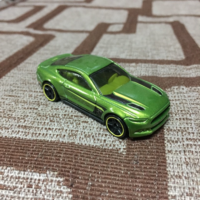 Hot Wheels 2015 Ford Mustang kisautó 1/64 piros - Mattel vásárlás a Játékshopban