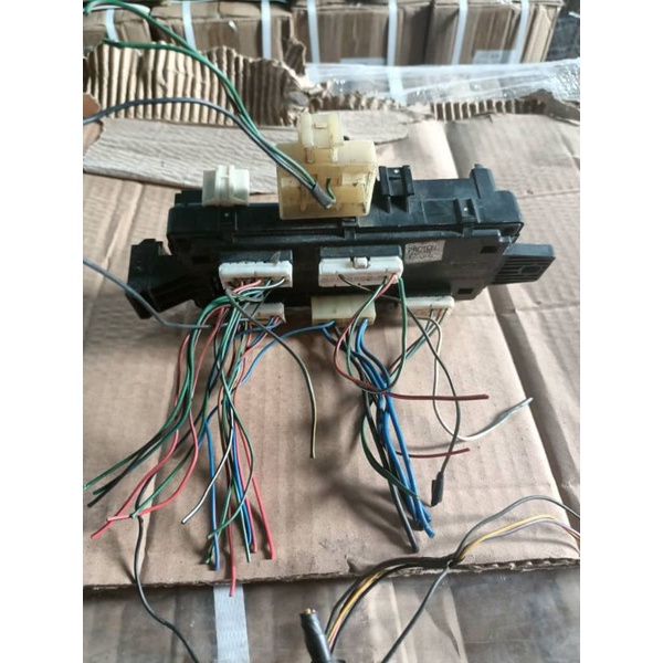 proton wira 1.3 /1.5 fius box with relay used Shopee Malaysia