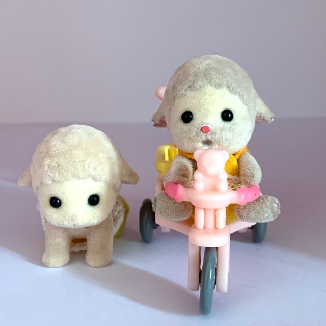 Calico critters hot sale lamb family