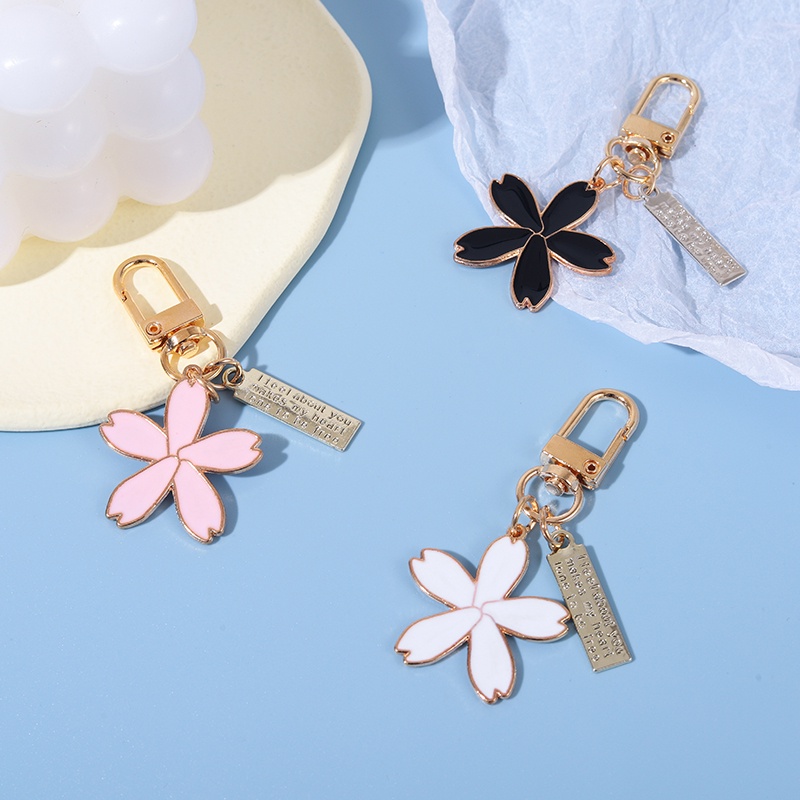 4 Styles Petal Alloy Keychain Cute Key Ring Pendant Collectible Car Key