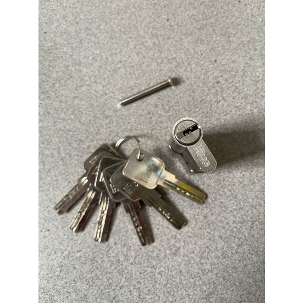 thumbnail image 2 of Jeriup 65mm Euro Profile Lock Cylinder - Single Open With 3 Yale Keys 2 of 9