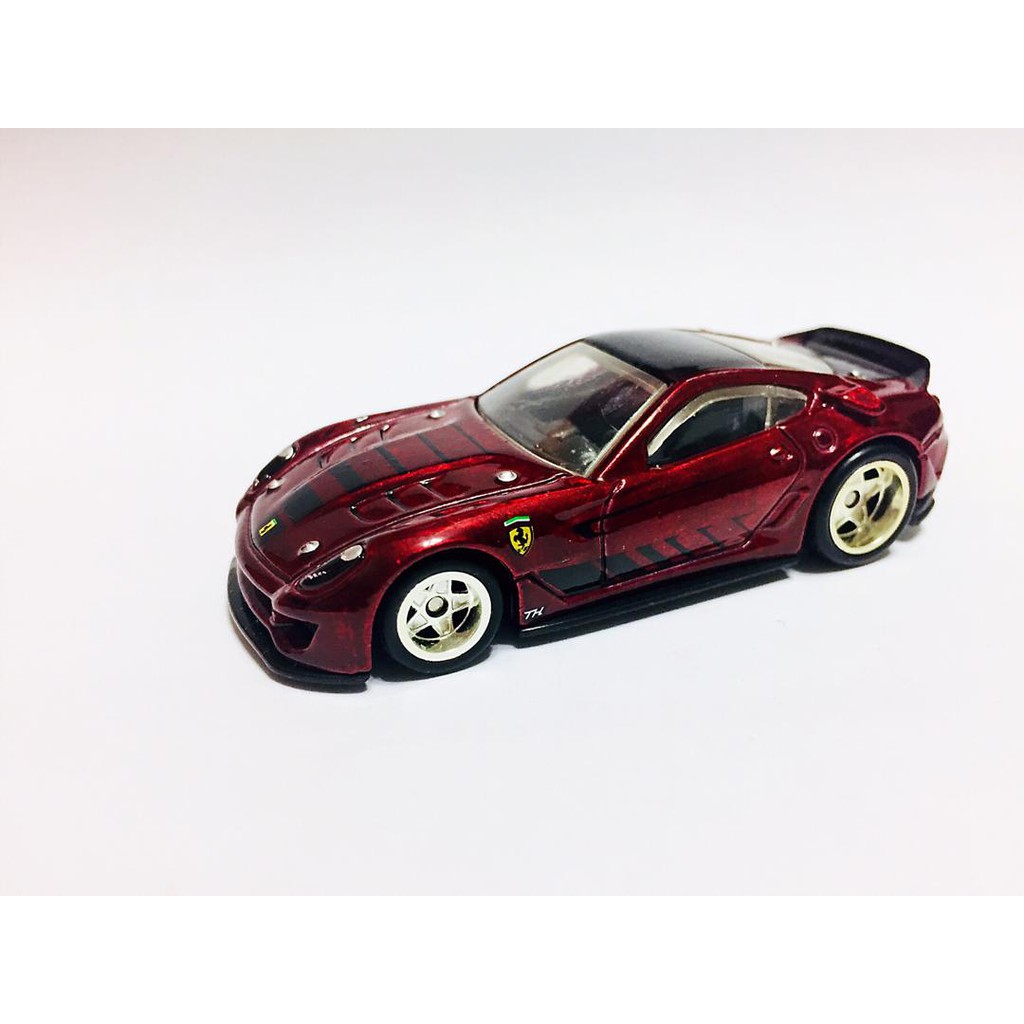 Hot Wheels Super Treasure Hunt selling Ferrari 599xx (Red)