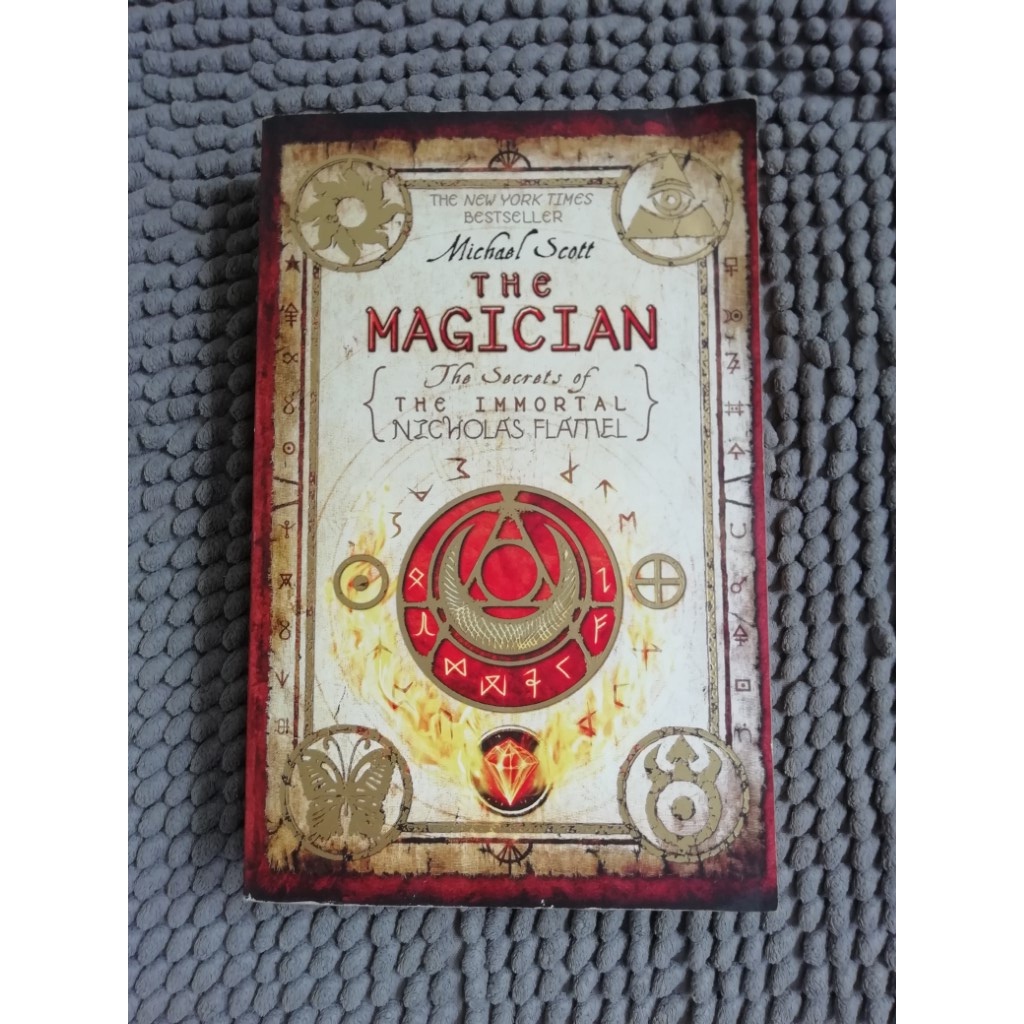 The Magician (The Secrets of the Immortal Nicholas Flamel #2) by Michael Scott | Shopee Malaysia