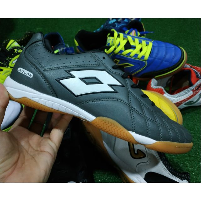 Kasut futsal hot sale lotto