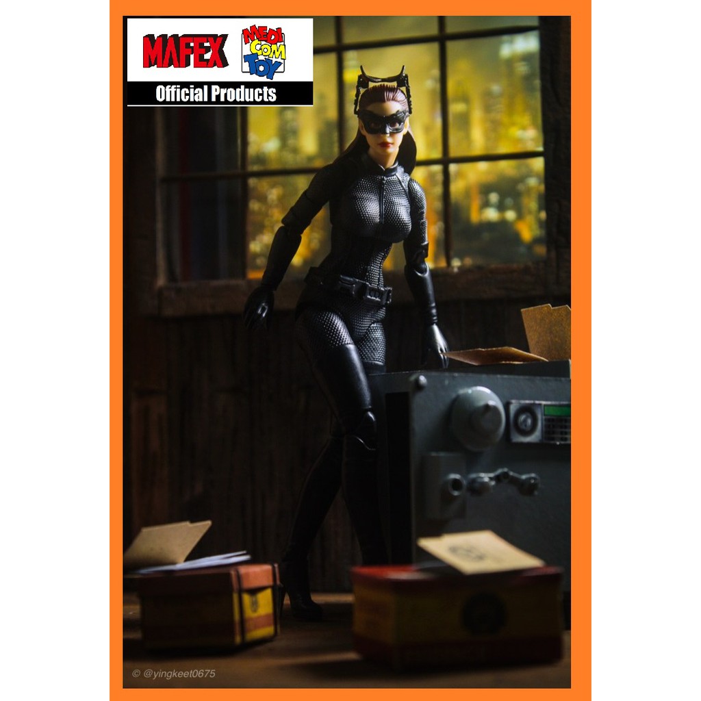 Mafex 050 Catwoman Selina Kyle 2.0 Medicom Official