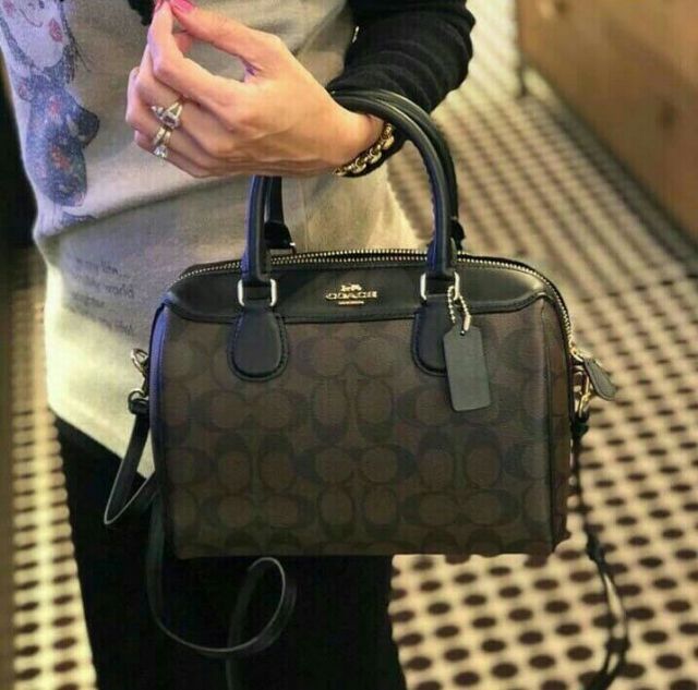 Ready Stock authentic Coach Mini Bennett 32203 women Bennett bag, Women's  Fashion, Bags & Wallets, Purses & Pouches on Carousell