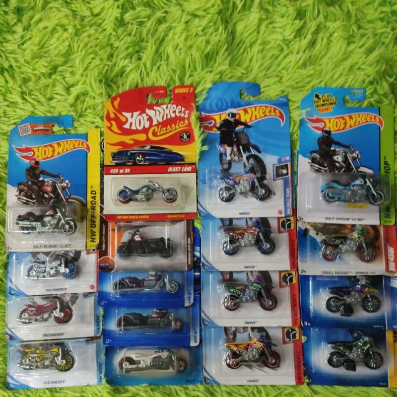 Hot Wheels Motorcycle Harley Davidson Scorchin Scooter Blast Lane