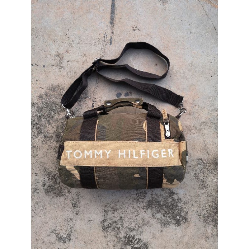 TOMMY HILFIGER MINI DUFFLE SLING CAMO XS Shopee Malaysia