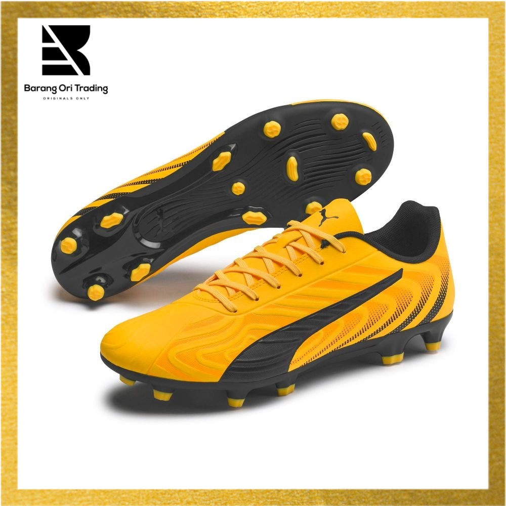 Black and yellow 2025 puma soccer shoes