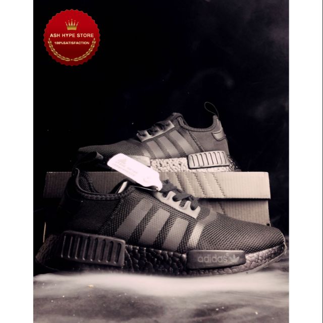 Adidas nmd r1 on sale triple black malaysia