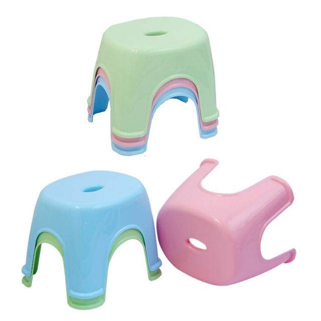 Mini plastic best sale chairs