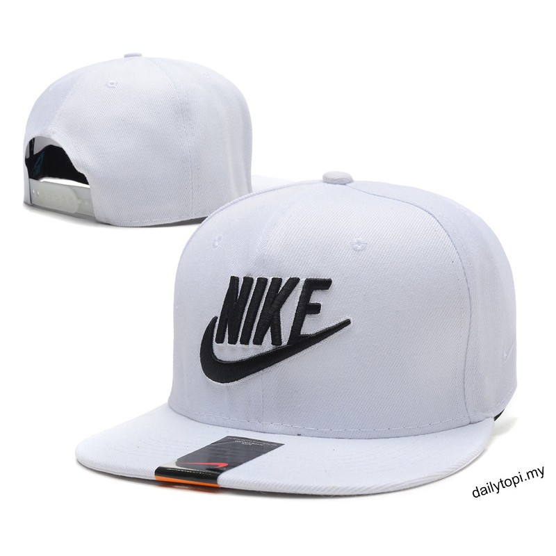 Black and outlet white nike snapback