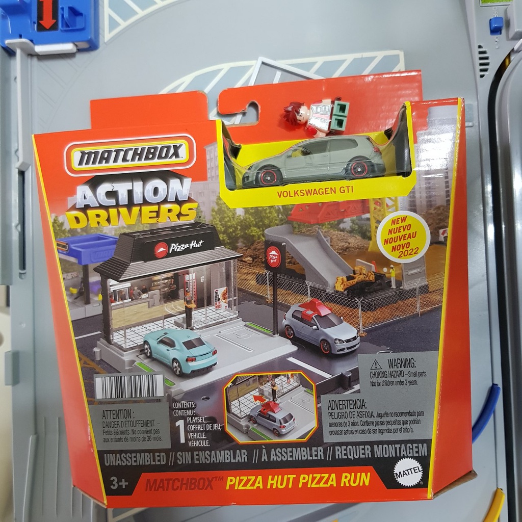 Matchbox Action Drivers Pizza Hut Pizza Run with Volkswagen GTI New for