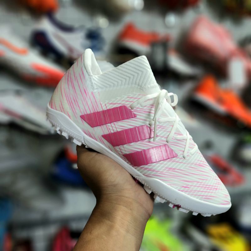 Nemeziz 18.1 turf deals