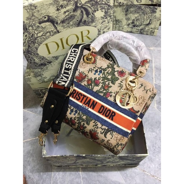 Beg tangan christian discount dior