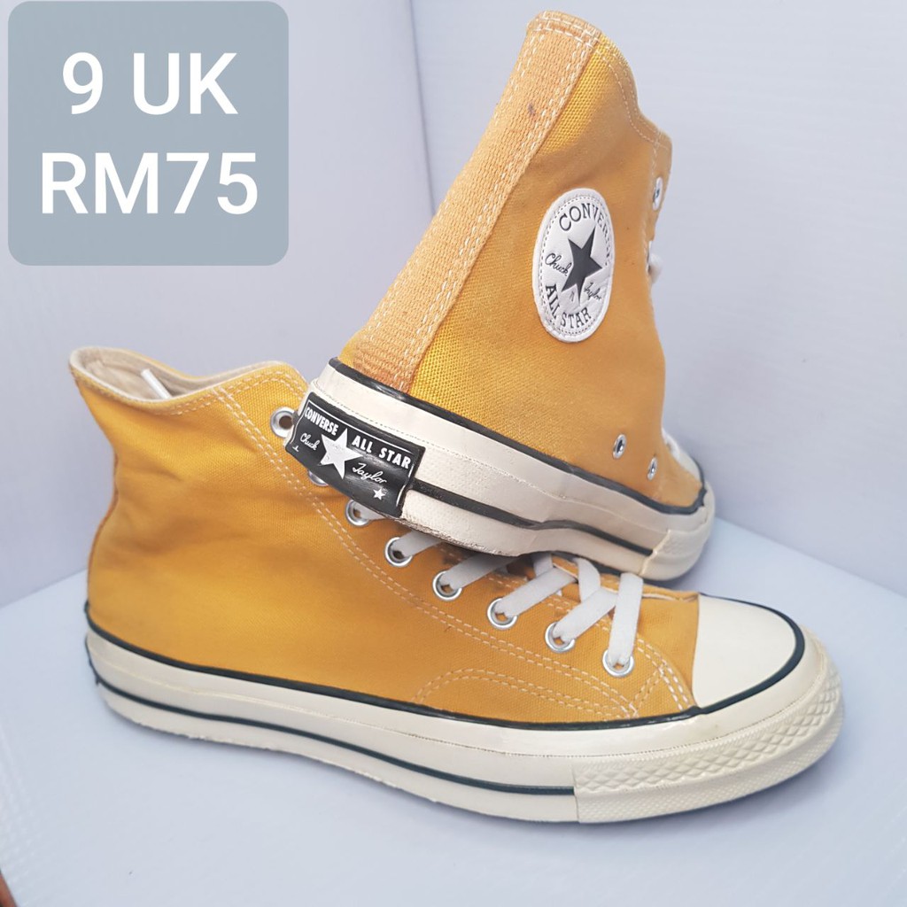 Mustard hotsell converse uk