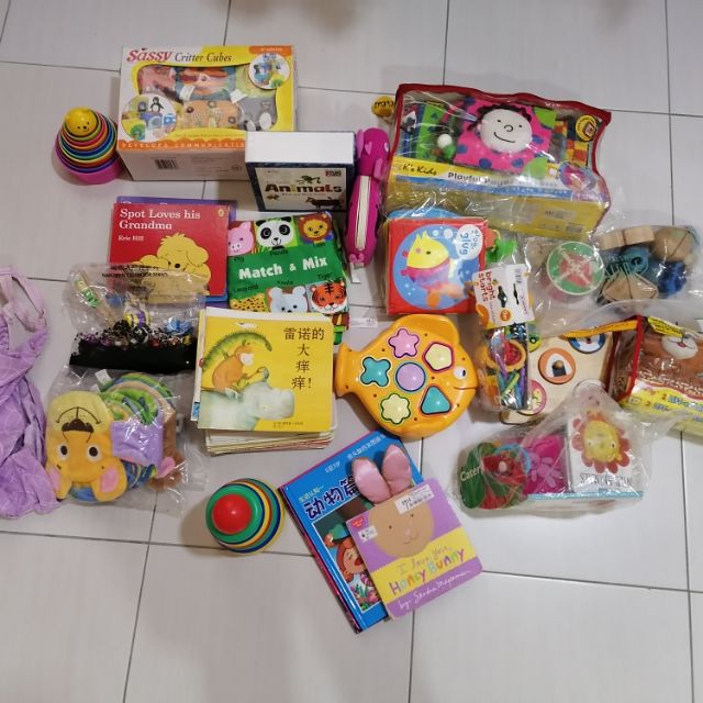 Prelove items (toy and books) | Shopee Malaysia