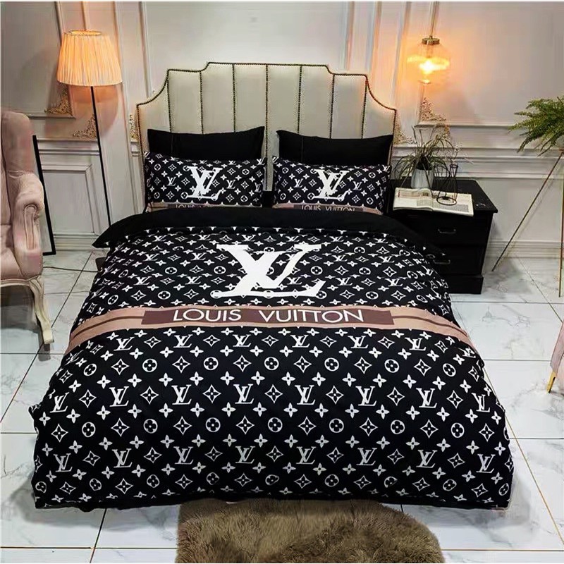 Louis Vuitton Black White Bedding Set