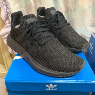 Adidas swift run outlet triple black ????