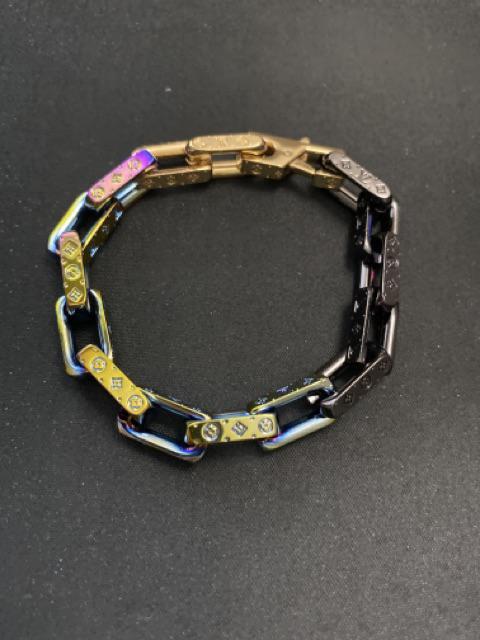 Louis Vuitton Chain Bracelet Engraved Monogram Colors Black/Gold