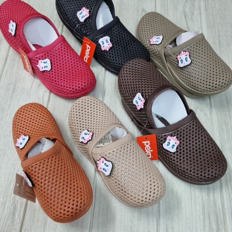 PEKA Rubber Slippers