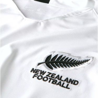 New Zealand Away 2010/12 Nike Football Shirt - SoccerBible