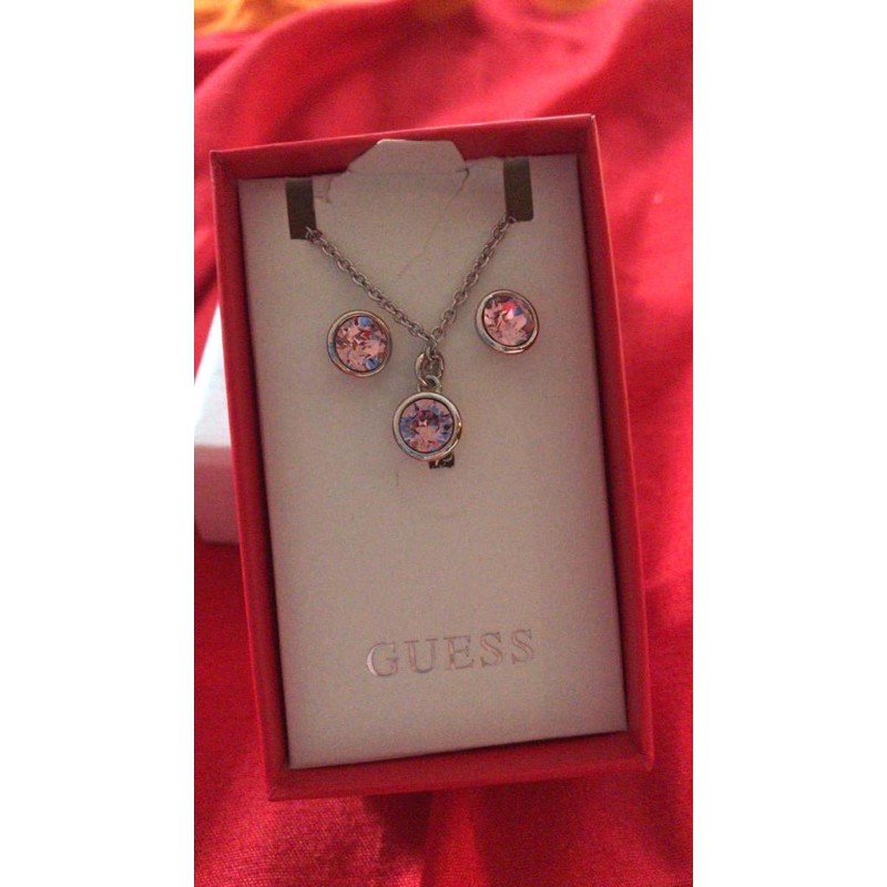 Guess necklace outlet and earring set