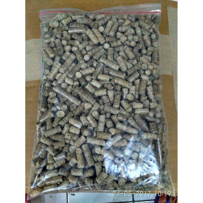 Pet Bedding Pine Wood / Pinewood pallet cat litter 1kg Repack 松木猫砂