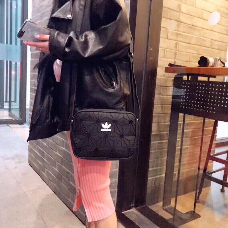 Adidas mini airliner hot sale bag 3d