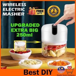 Mini Electric Garlic Chopper - 250ML Mini Food Processor Portable Garlic  Mincer with 3 Blades - USB Charging Wireless Vegetable Chopper for Garlic, Onions, Meat, Salad