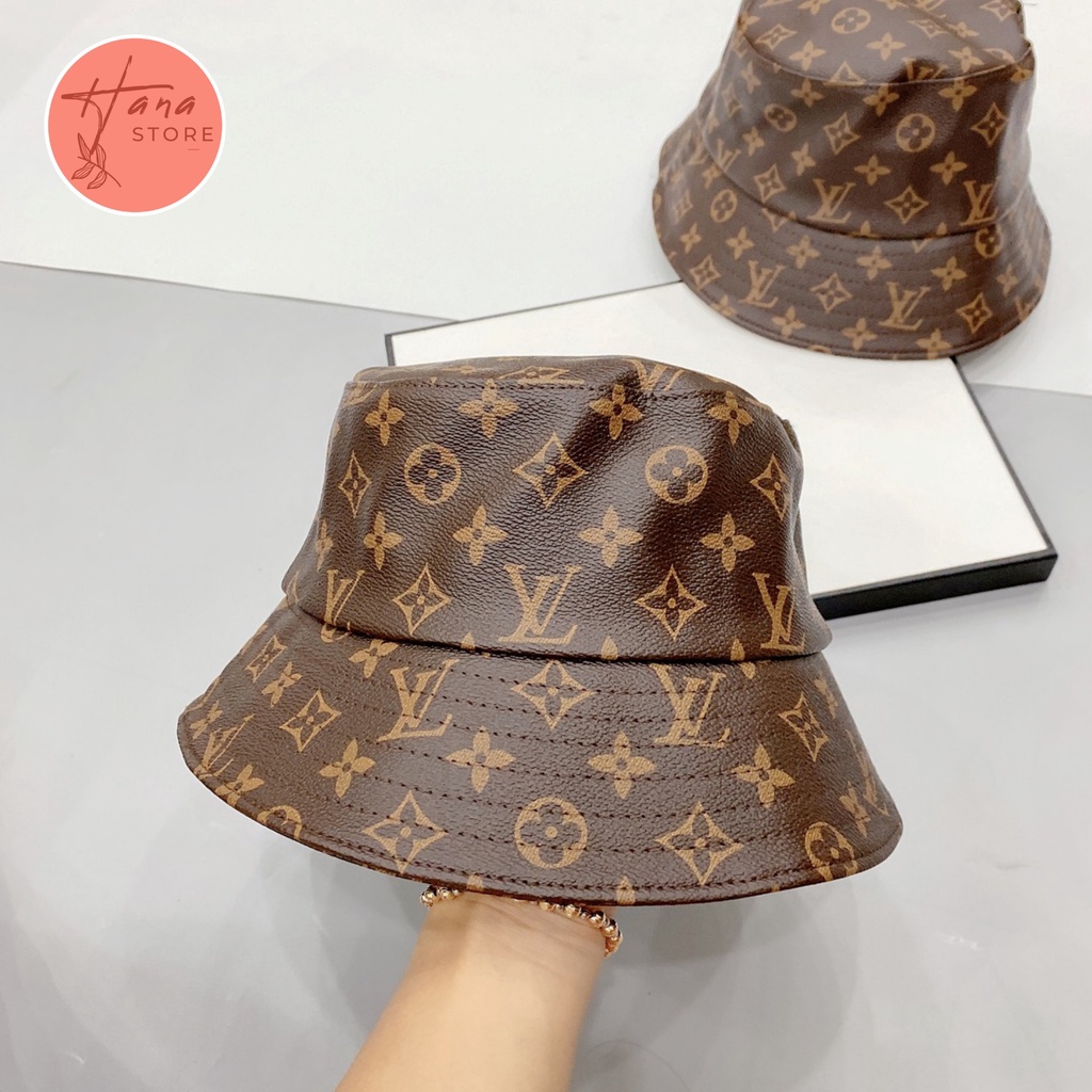 Leather hat Louis Vuitton Silver size 58 cm in Leather - 23860952