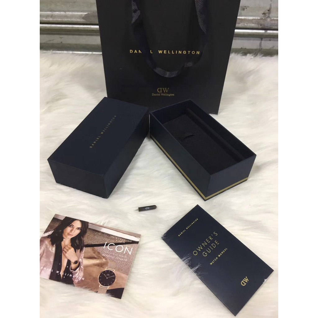 Daniel wellington hot sale watch packaging