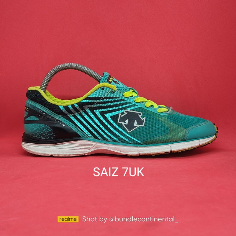 Kasut Descente Trimic Running Saiz 7UK | Shopee Malaysia