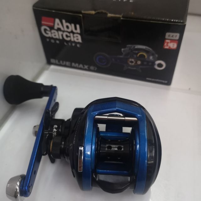 Abu Garcia Blue Max Low Profile Baitcast Reel and Fishing Rod Combo 7 NEW