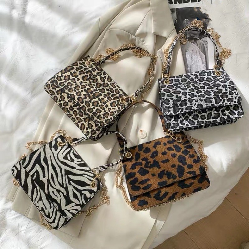 Leopard discount chain bag