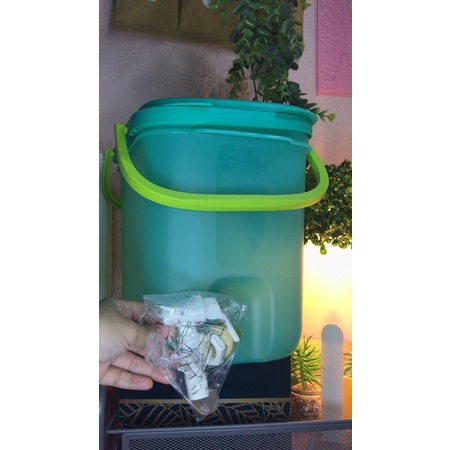 Tupperware theme green crystlinne rice server w/spoon wonder water ...