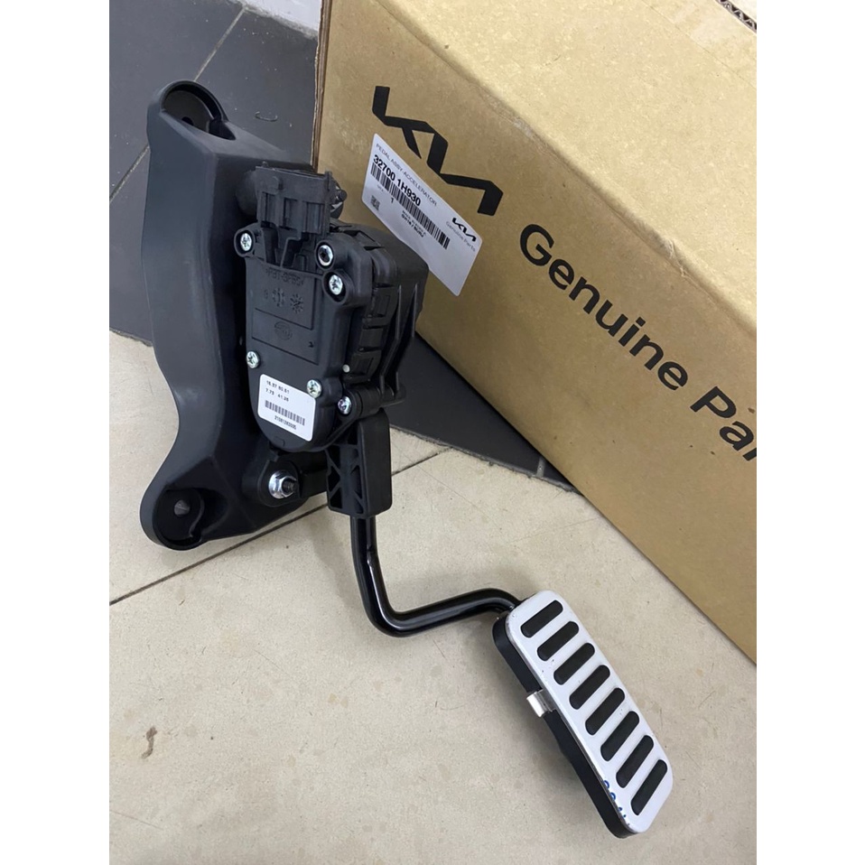 ACCELERATOR PEDAL GENUINE PART (ORIGINAL) [327001H930] KIA FORTE (6