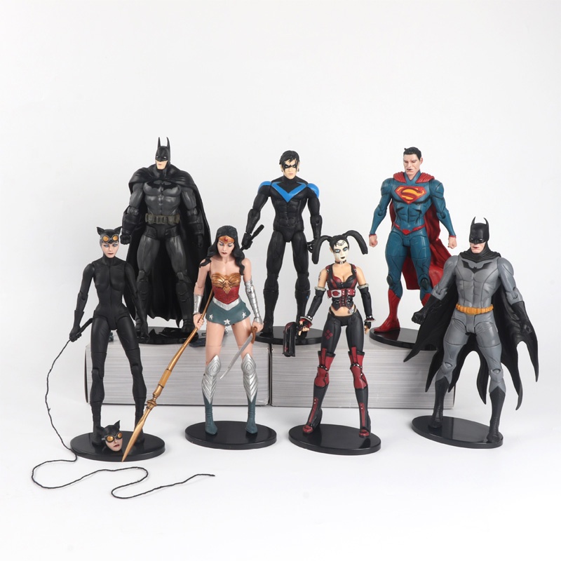 Justice League - Statuetta Batwoman FGC08: 15 Cm Articolata Con 20 Punti Di Movimento. Accessori E Base Per Collezione. DC Comics Renaissance.