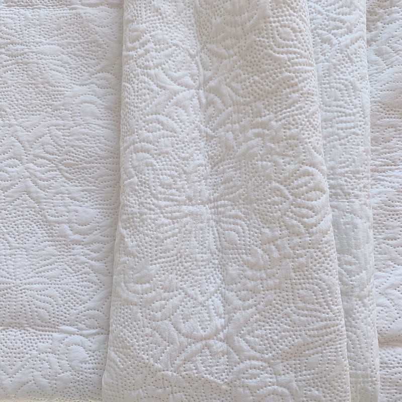 Pure white quilted bed cover four seasons thick bed sheets hotel bed