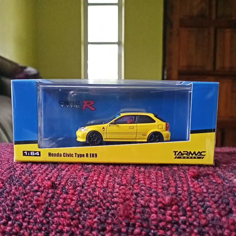 Honda Civic EK9 Type R SPOON 1:64 scale TARMAC WORKS SPOON YELLOW